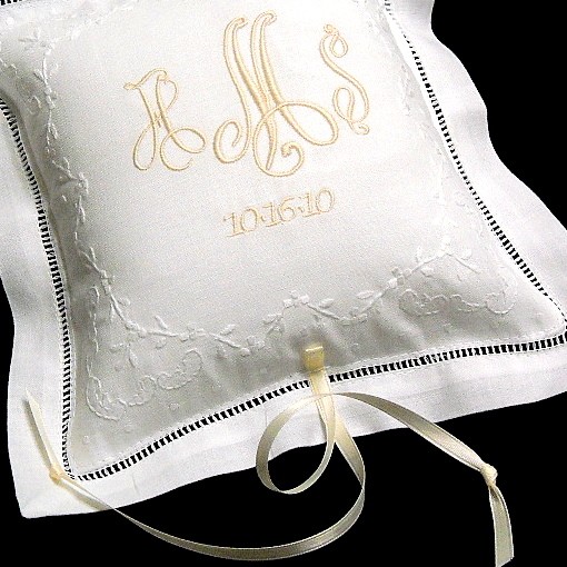 Mariage - Ring Bearer Pillow, Irish Linen Ring Bearer Pillow, Monogrammed Wedding Ring Pillow, Style 5821