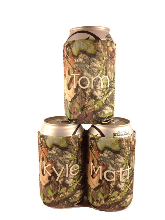 Mariage - GROOMSMEN GIFTS-Personalized Can Koozies-Wedding Gifts-Gifts for GUYS- Great Gifts for the Wedding Party-Great Christmas Gifts