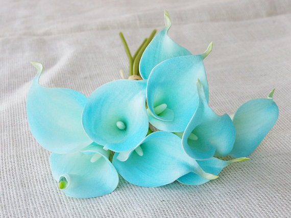 زفاف - 9 Aruba Tiffany Natural Touch Calla Lily Stems or Bundle for Turquoise Silk Wedding Bouquets, Centerpieces, Decorations and more
