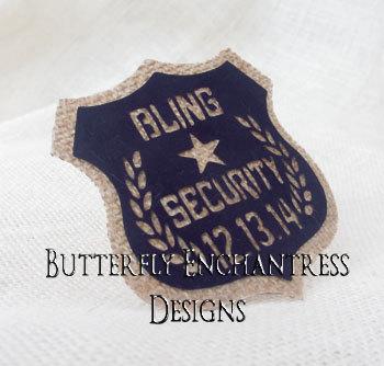 Mariage - Ring Security Badge Pin - Ring Bearer Gift - BLING SECURITY - Natural Burlap Wedding Navy Blue - Personalized Custom Wedding Date - BE Lapel