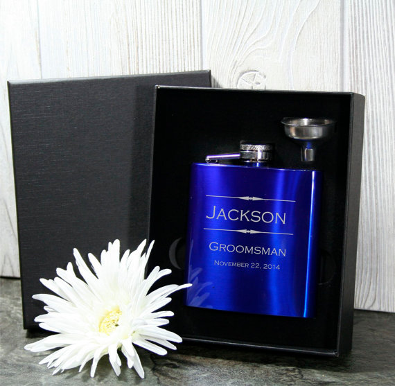 Hochzeit - Groomsmen Flasks in Gift Box NEW !!  Personalized 6oz Wedding Flask & Funnel Gift Set - Perfect for Wedding Party Favors