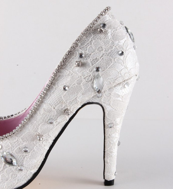 Mariage - Handmade elegant white lace crystals wedding shoes party shoes closed toe pumps