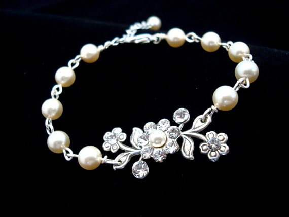 زفاف - Wedding bracelet, bridal bracelet, wedding jewelry, pearl bracelet, vintage style bracelet, Swarovski crystals and pearls