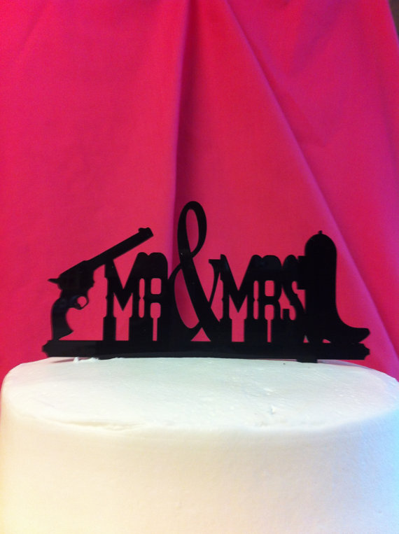 Hochzeit - Mr & Mrs Pistol Boot Western Country Wedding Cake Topper