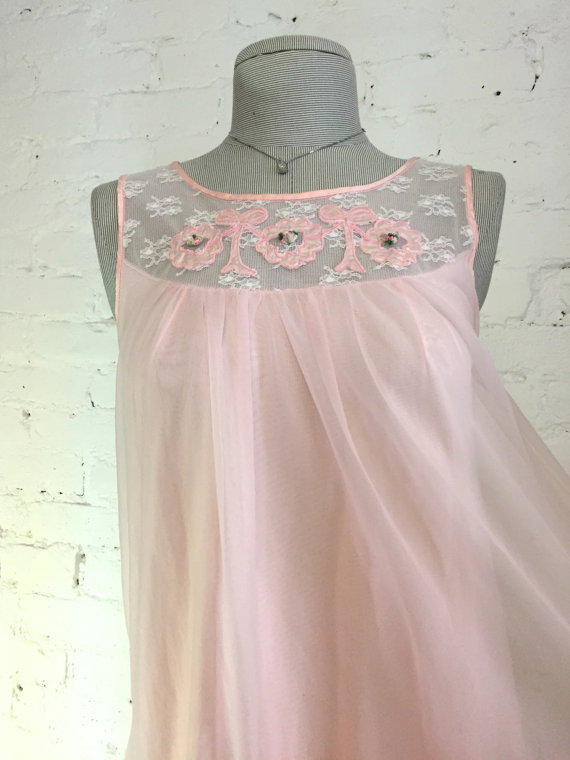 زفاف - Vintage MOVIE STAR Pink Gown - Chiffon Peignoir - Pink Nightgown - Nightie - Vintage Lingerie - Vintage Robe - Wedding - Valentines Day
