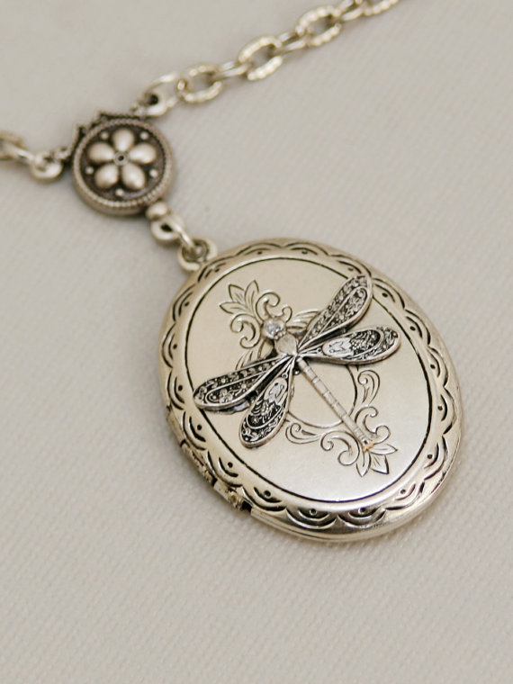 Mariage - Silver Dragonfly Locket,Jewelry Gift,Silver Locket,Locket,Silver Dragonfly Locket,Silver Chain,Locket Necklace,Wedding Necklace