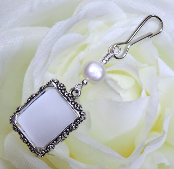Hochzeit - Wedding bouquet photo charm. Memorial charm with freshwater pearl. DIY photo jewelry. One or 2 sided frame.