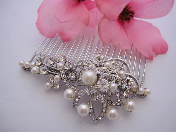 Mariage - Vintage Style Wedding Hair Comb,Pearl&Crystal Bridal Hair Accessories,Rhinestone Bridal Hair Comb,Wedding Hair Accessories,Bridal hair comb