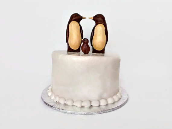 Mariage - Wedding cake topper with child, hand carved penguin couple, baby shower cake