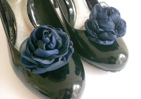 Свадьба - Navy Blue fabric Flower Rose in handmade, Bridesmaids Accessory, Hair Shoe Clip, Brooch, Something Blue Weddings Flower girls Gift Christmas