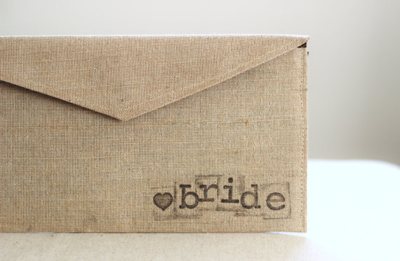 Свадьба - Burlap Linen Personalized Wedding Purse Clutch. Rustic Shabby Vintage Beach Wedding Bag Purse
