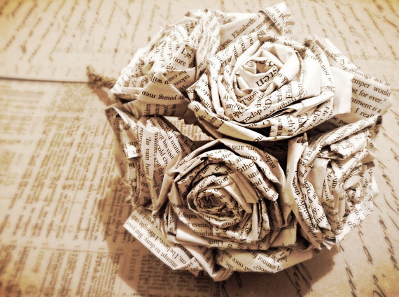 Hochzeit - Vintage Paper Rose Bouquet Wedding Flower Bouquet Bridal Bridesmaid Romantic Love Novels