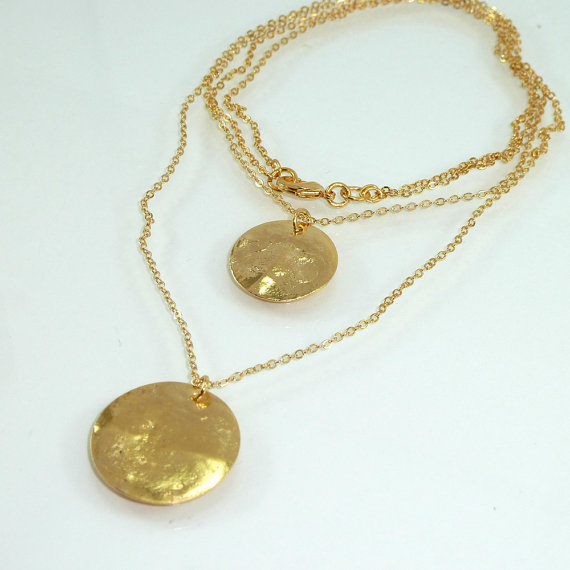 Свадьба - Two Disc Necklace, Hammered Gold Disc Necklace, Bridesmaides Gift , Wedding Jewelry, Double strand necklace, Layering  Necklace.