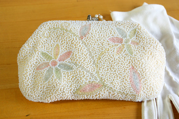 Hochzeit - Vintage Handmade Richere Bag Walborg White Spring Floral Beaded Wedding Purse Bridal Flower Clutch