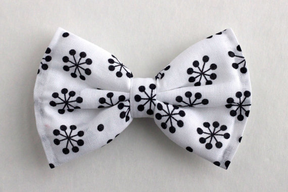 Mariage - Boys Bow Tie White Black Dot Flowers, Newborn, Baby, Child, Little Boy, Great for Special Occasion Wedding or Photo Prop
