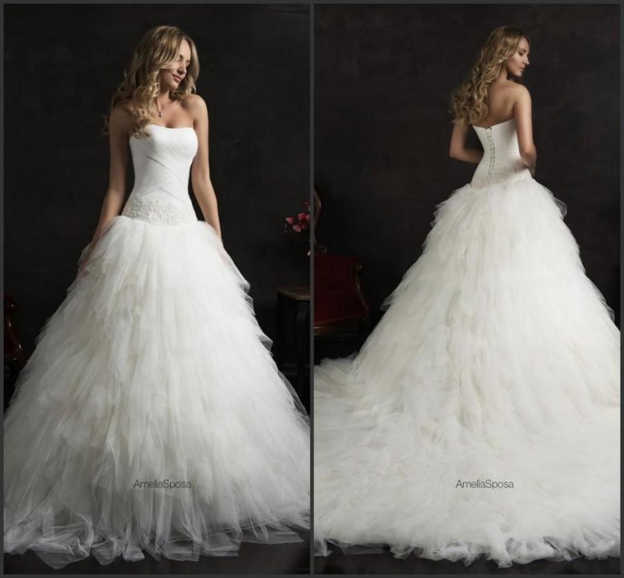 زفاف - 2015 Amelia Sposa Strapless A Line Wedding Dresses Train Bateau Beads Tulle Tiers Sleeveless White Bridal Dresses Court Train Ball Gowns, $119.33 