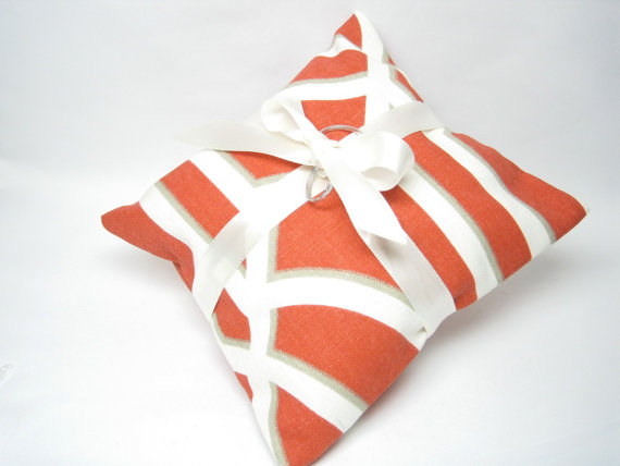 Свадьба - Ring Bearer Pillow, Coral Wedding Pillow, Wedding Ring Pillow, Envelope Back, Faux Rings, Ready to Ship