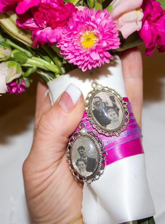 زفاف - 2 KITS to Make 2 Vintage Oval Wedding Bouquet Charms( 18mmx 22mm inside ) Includes 2 pendants, 2 crystal clear domed glass and adhesive
