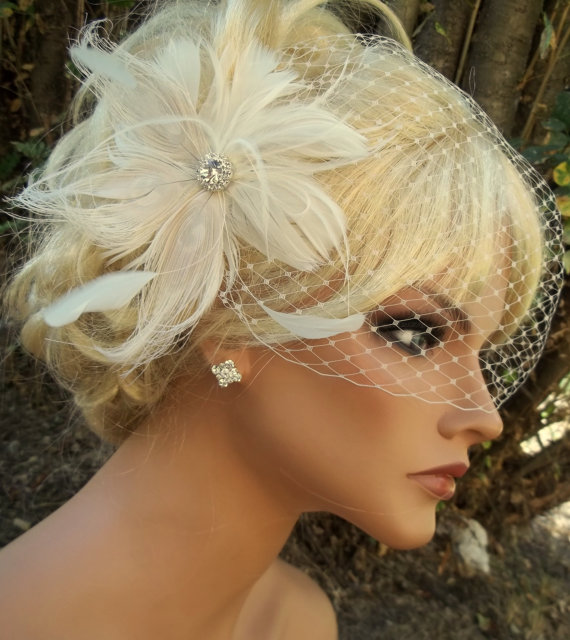 Mariage - Wedding Bridal Veil bandeau style, ivory french net with Ivory feather fascinator hair clip, rhinestones