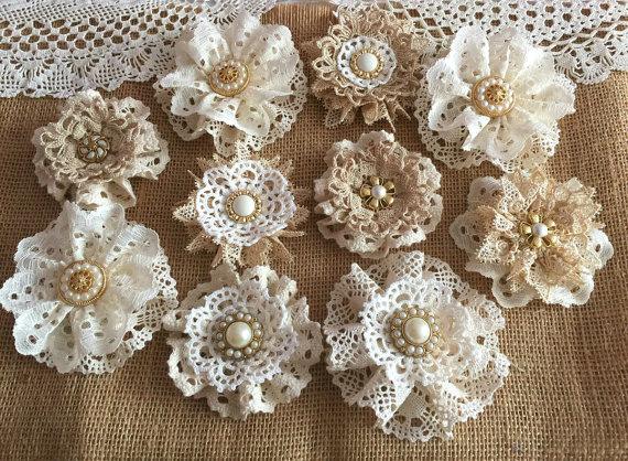 Mariage - 10 shabby chic vintage lace handmade flowers