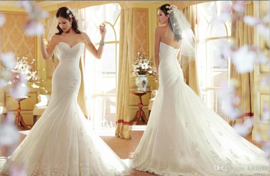 Hochzeit - 2014 New Arrival Sweetheart Mermaid Wedding Dresses Tulle Lace Up Chapel Train Bride Sleeveless Bridal Gown, $108.85 