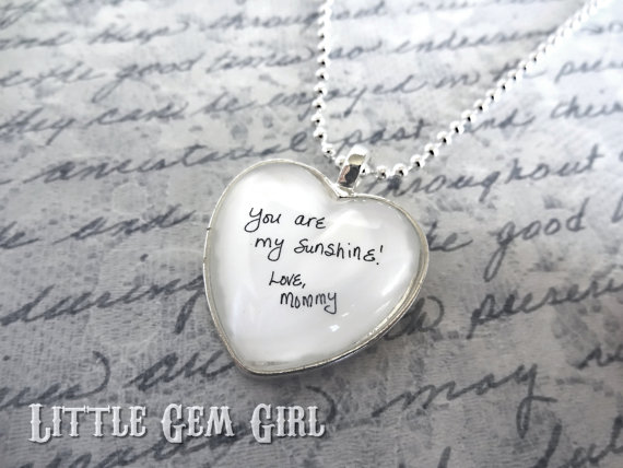 Свадьба - Custom Loved Ones Handwriting Necklace or Key Chain in Antique Copper or Silver Heart - One of a Kind Keepsake In Memory Signature Jewelry