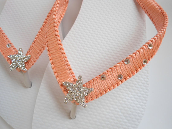 زفاف - Flip Flops for Coral wedding party, bridesmaid gift for her. Coral accessories, Bridal shoes, women flip flops