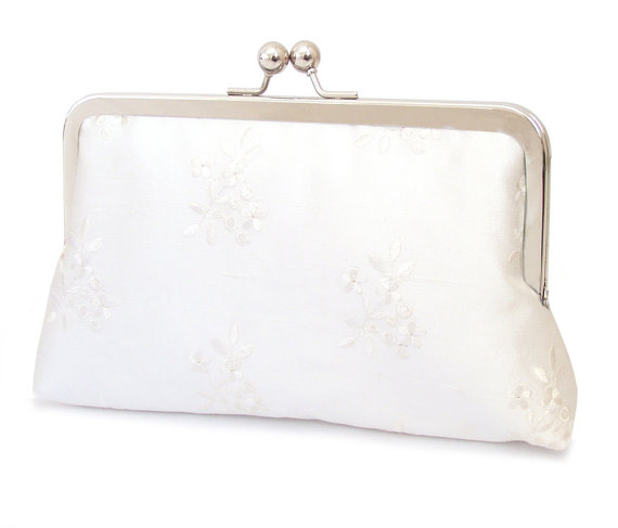 Mariage - clutch bag, embroidered silk purse, wedding clutch, bridesmaid gift, IVORY BUDS