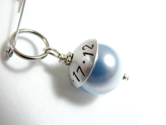 Hochzeit - Personalized Bouquet Charm - Hand Stamped Pearl Bridal Jewelry - Something Blue - Wedding Date Charm
