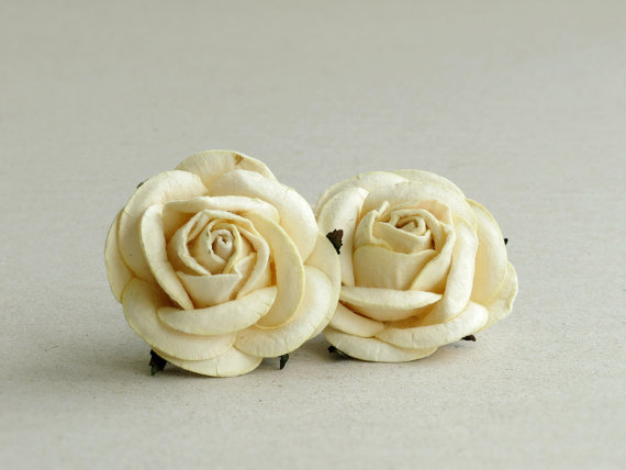 Mariage - 50mm Large Ivory Roses (2pcs) - mulberry paper flowers with wire stems - Great for wedding decoration and bouquet [153]