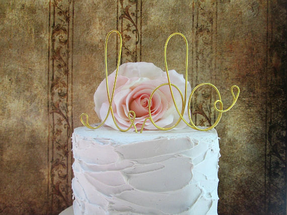 Hochzeit - I DO - Wedding Cake Topper- Shabby Chic Cake Topper, Shabby Chic Wedding, Rustic Cake Topper, Garden Party, Barn Wedding