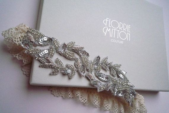 Hochzeit - Aphrodite beaded garter
