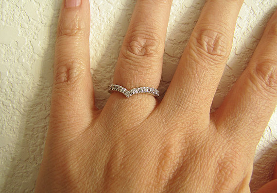 زفاف - Cruved V Shaped CZ Sterling Sivler engagement Ring, Size 5