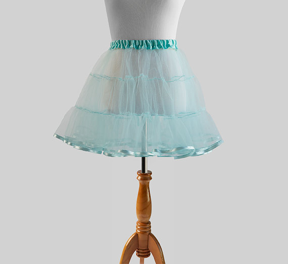 Hochzeit - Lightweight 50s 3-Tier Tulle Crinoline Petticoat 17 inches