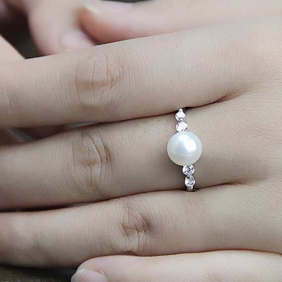Свадьба - Pearl promise ring for girls,real pearl ring,freshwater pearl ring,pearl wedding rings,cubic zirconia engagement rings,best friend rings