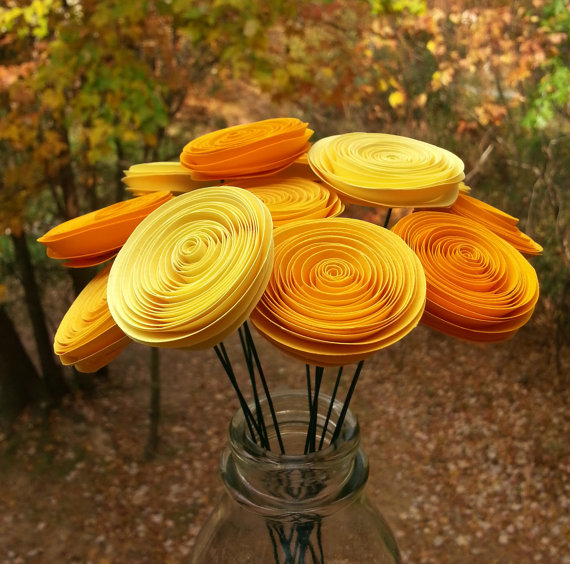 Mariage - Paper Flower Bouquet - 12 Mini Yellow Paper Flowers - Handmade Paper Flowers for Brides, Weddings, Showers, Birthdays