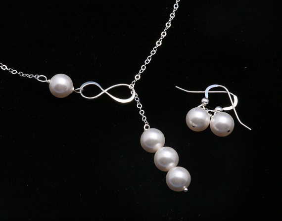 Свадьба - Infinity necklace,Figure eight,Infinity pearl lariat necklace,Friendship,bridesmaid gift,wedding bridal jewelry