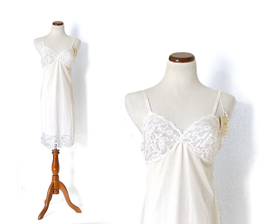Hochzeit - 36 Slip / New With Tags 1960s Slip / Lace Full Slip  / White Slip / Sleepwear and Intimates / Womens Clothing Lingerie / Vasarette / NWT