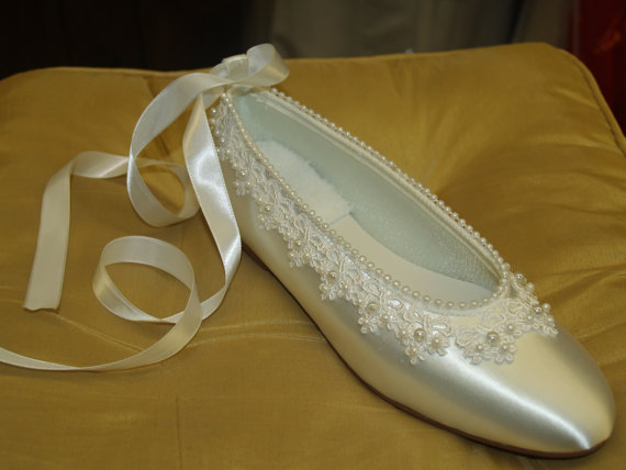 زفاف - Wedding Ballerina Shoes White enhanced with venice lace and hand sewn pearls edging