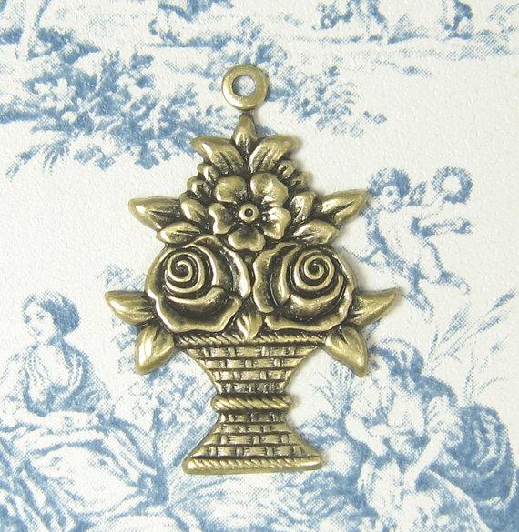 Mariage - Floral Bouquet Basket Charm Antiqued Gold Ox Plated Brass Stamping 4-172-GO