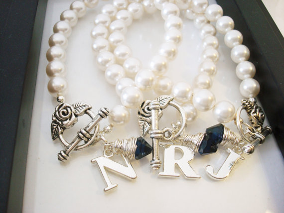 Wedding - Bridesmaid Gift Set of 6 Initial Pearl Bracelets, Custom Wedding Jewelry, Personalized Pearl Bracelet, Bridal Jewelry Set