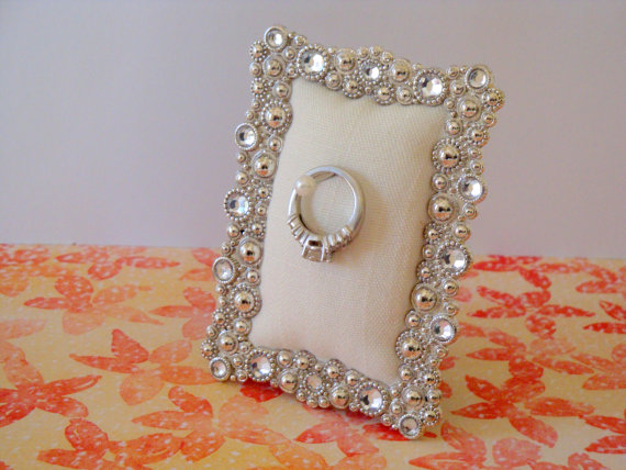 Mariage - Wedding ring holder rectangle faux diamond & silver frame: engagement ring holder, bridal shower gift, for her, ring stand