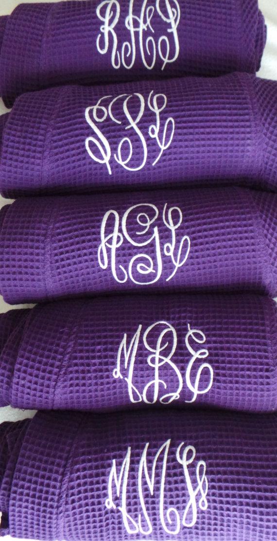 Mariage - 11 Bride and  Bridesmaids Robes Personalized Waffle weave short robes Monogram, Names or  Bride, Maid of Honor Nice gift.