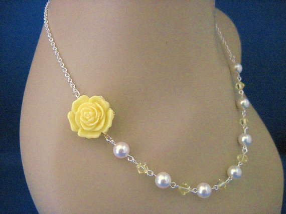 Hochzeit - Bridesmaid Jewelry Yellow Rose and Pearl Wedding Necklace