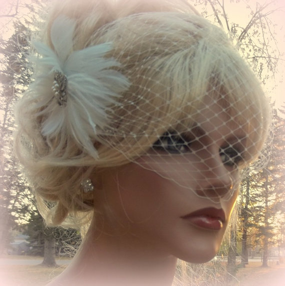 Mariage - Bridal feather fascinator with vintage style pearl rhinestone jewel, Birdcage bandeau bridal veil White or Ivory 2 piece set
