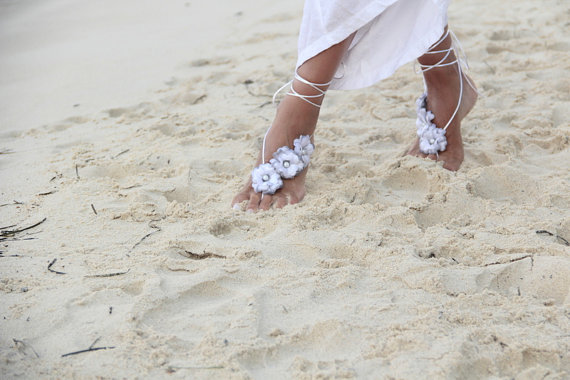 Свадьба - Grey Violet beach wedding barefoot sandals, bangle, wedding anklet,nude shoes