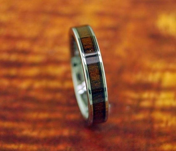 Hochzeit - Tungsten Carbide Koa Wood Ring 4mm - Wedding Band - Promise/Engagement Ring - Gift Idea