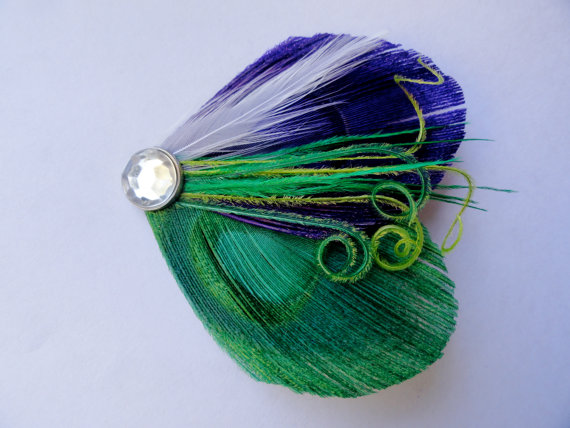 زفاف - OLIVIA in Emerald Green and Dark Purple with Lime Peacock Feather Hair Clip, Feather Fascinator