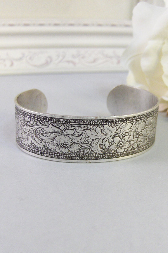 Mariage - Nora,Bracelet,Cuff,Silver Bracelet,Cuff Bracelet,Bracelet,Silver,Antique Bracelet,Wedding,Bride.Handmade Jewelry by valleygirldesigns.
