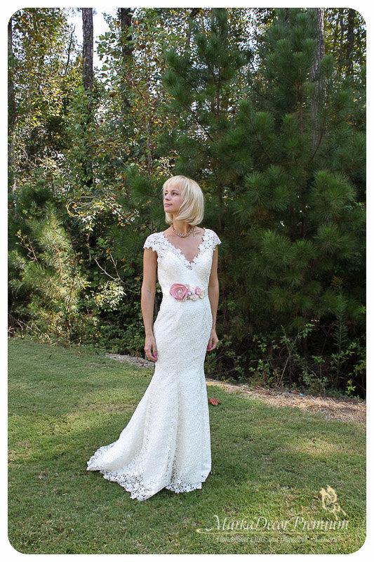 زفاف - Bridal Sash / Custom Wedding Bridesmaids Belt in Ivory, Champagne, Nude, Tan, Cream, Dusty Pink with Brooches, Beads, Pearls, Jewels